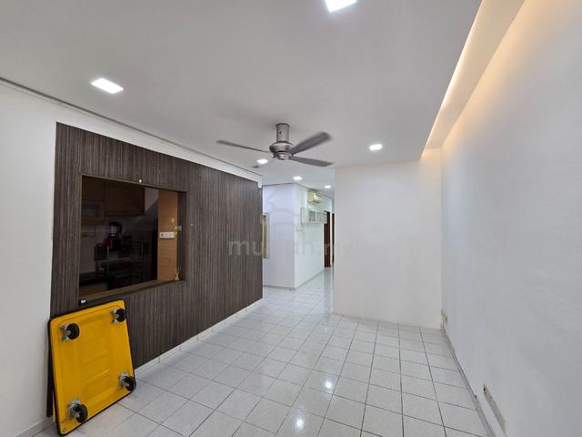 Amansiara Townhouse, Ground Floor Unit, 3r2b, Renovated, 4 Air-Cond 1