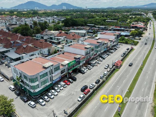 Facing busy main road First Floor Shop at Taman Bagan Tambun for rent 1