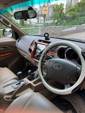 2011 Toyota FORTUNER 2.7 V (A) - 4