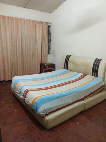 middle room for rent taman Melawati near Melawati mall 1