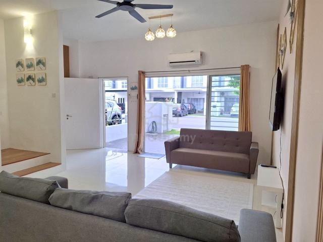 Double Storey Fully Furnished and Renovated Casa Green Cybersouth 1