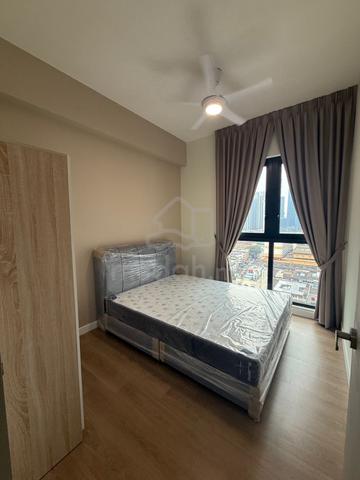 Middle Room 𝗟𝗥𝗧 Condo for Rent ! anytime can move in 1