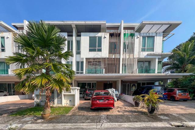 FACING OPEN 3 Storey Superlink Cassia Garden Residence Cyberjaya 1