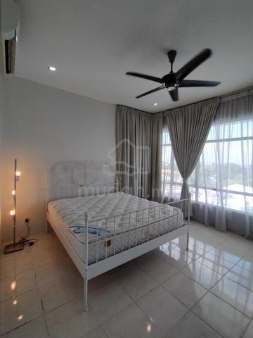 The View Condominium (Twin Towers) 1