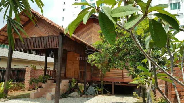 FOR SALE Classic Wooden House 1