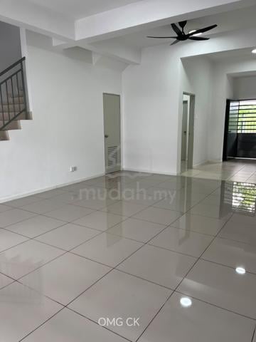 For Rent Mahkota Banting Double Storey Intermediate Terrace House 1