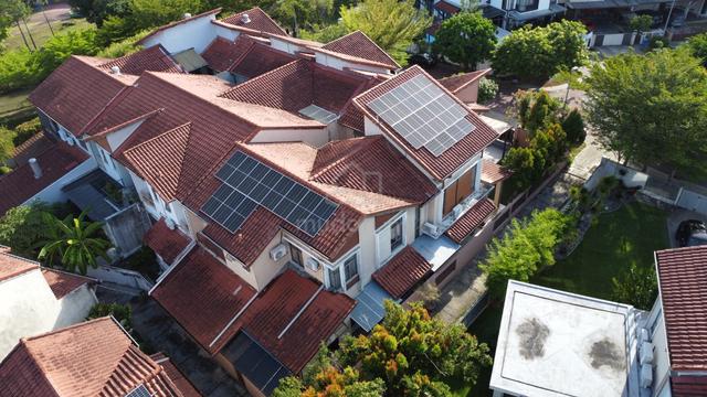 Renovated End Lot Superlink House with solar Lagenda Bukit Jelutong 1