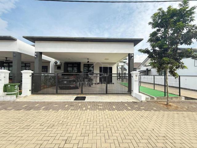 Teres END LOT 1.5 Tingkat KotaSAS Presint 14 |4 Bilik | RM575K (nego) 1