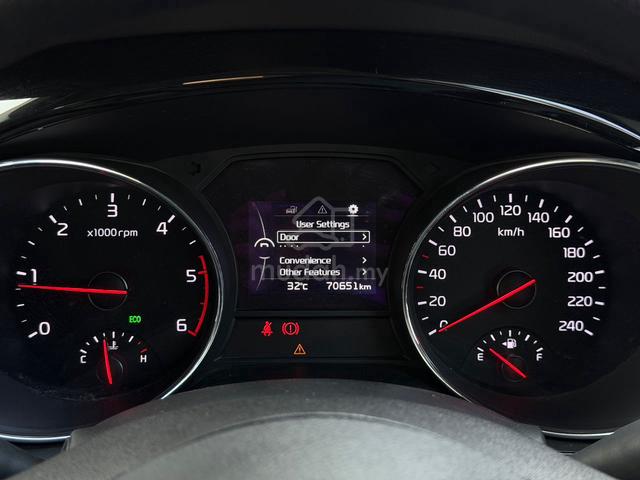 KIA GRAND CARNIVAL 2.2 D YP (a) 70K KM LOW MILEAGE - 3