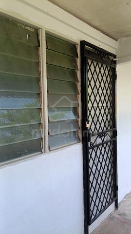 Flat Taman Ungku Tun Aminah 1