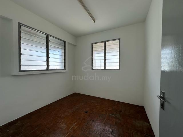 Desa Rahmat Apartment 5