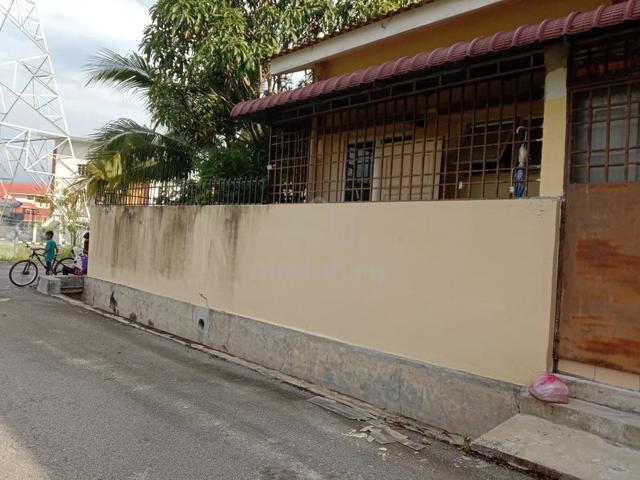 Rumah Teres 1 Tingkat (Corner Lot) Halaman Meru Permai 4