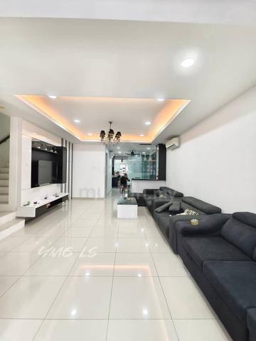 For sale Armaya Bandar Botanic 2.5 Storey House kitchen extended 1