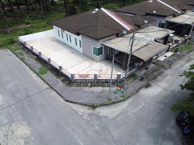 Rumah Sewa 4 Bilik Corner Lot ada Ekon di Teluk Intan Perak 1
