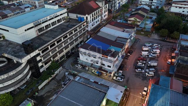 Prime /Helitage 3 stories corner shop at Satok prime Area 1