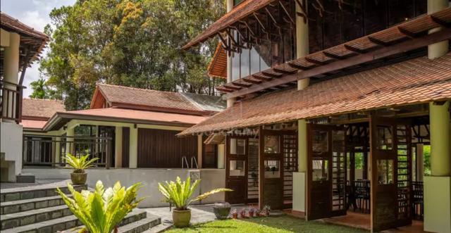 Architecturally A SIgnificant Residence 1