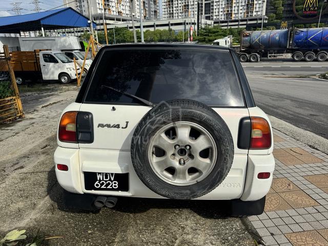 1995 Toyota RAV4 2.0 L (A) - 4