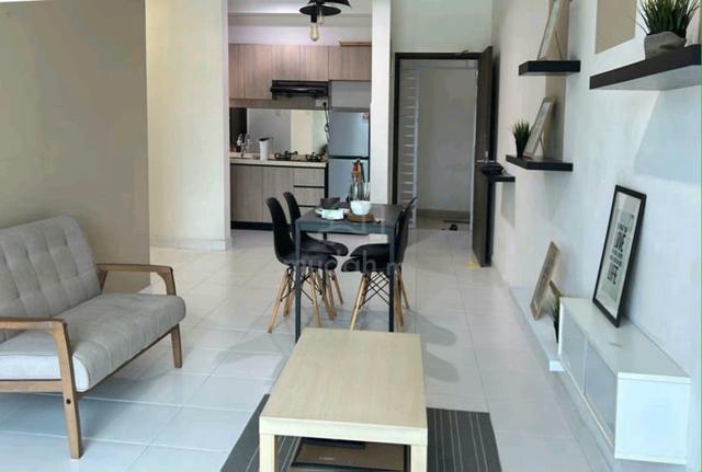 Seri Austin Residence Luxury Apartment 1