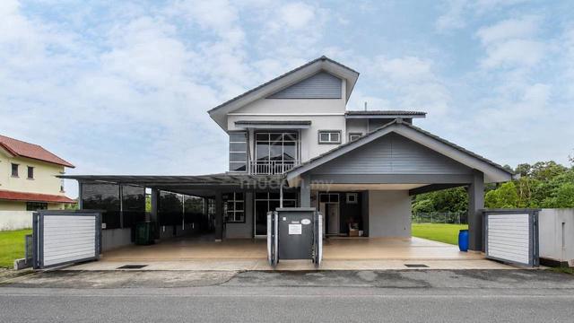 Pool + Corner Lot + Gated 2-Sty Bungalow Anjung Ixora BB Salak Tinggi 1