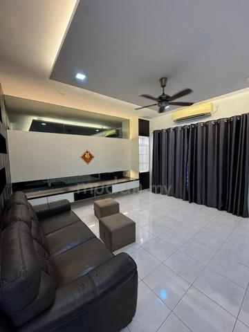 Seri austin double storey 双层排屋全家私出租  seri austin 1