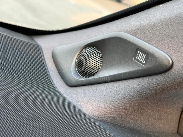 JBL/Black Interior/GR Toyota VELLFIRE 2.4 ZPREMIER - 4