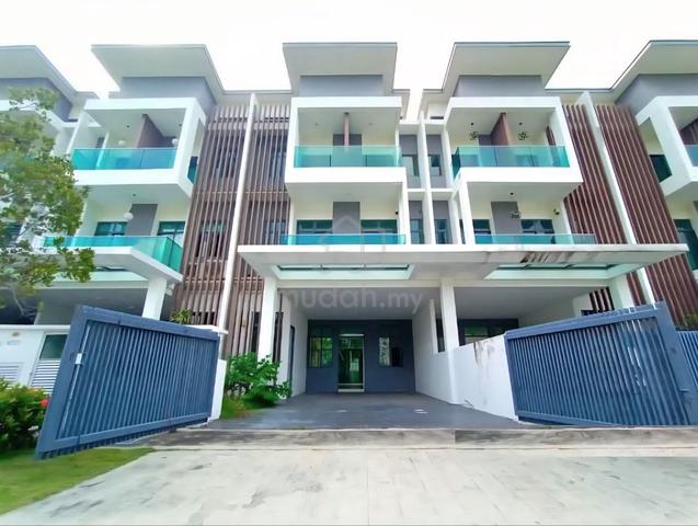 3 Storey Superlink Villa Puchong South Private Rooftop Pool 24x85 1
