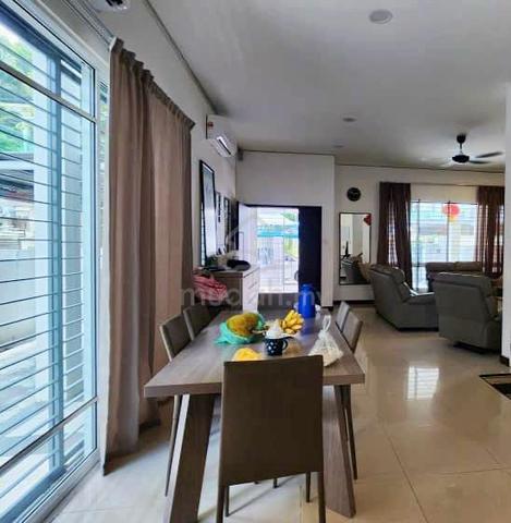 Comfortable 2.5 Storey Semi Detached House at Taman Hilltop Perdana 1