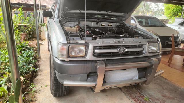 2002 Toyota HILUX 2.8 MY00 LN166R (M) - 2