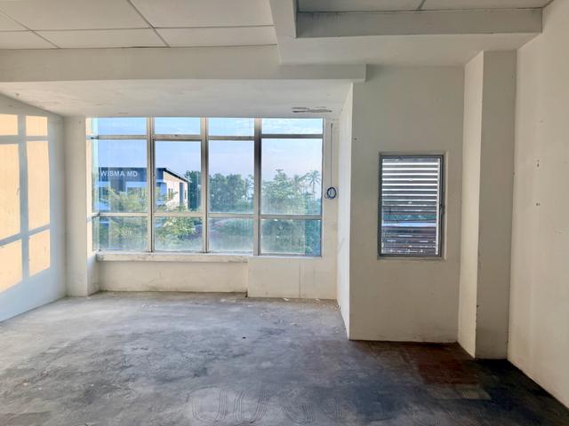 Rent / Sewa - 2 Lot di Dataran Austin, Gong Badak sebelah Mydin Mall 1