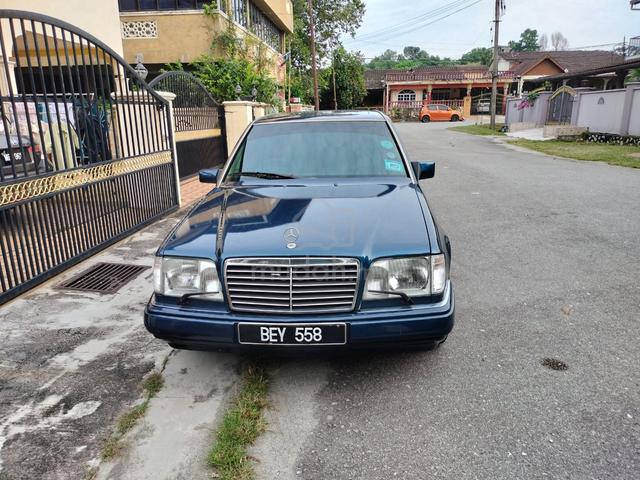 1993 Mercedes Benz 220E 2.2 W124 (A) - 2