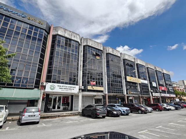 Four storey commercial shopoffice at Jalan keretapi for sale 1