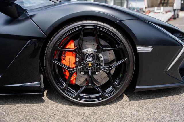 2024 Lamborghini REVUELTO 6.5 V12 OFFICIAL APPROVE - 2