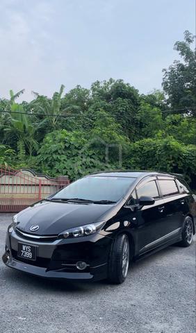 2013 Toyota WISH 1.8 S ZGE20G FACELIFT (A) - 1