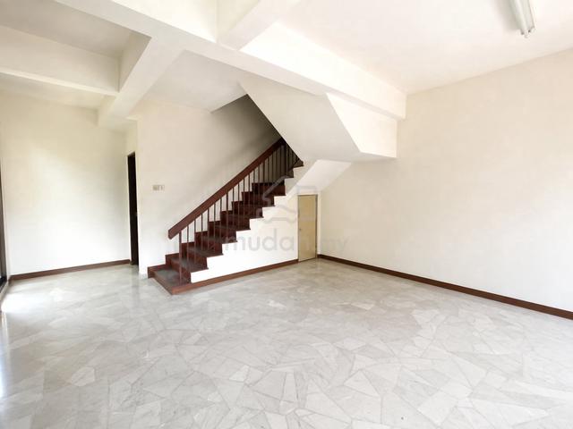 Original unit Double Storey Terrace House Johor Jaya 22x70ft 4 beds 1