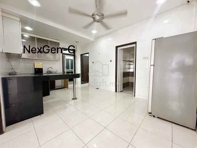 Below Market🚨Renovate 2 Sty Bungalow House😍Aman Perdana Klang Sale 1