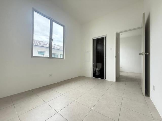 BRAND NEW ❗ Yarra Park Westfeild Puteri Jaya 2 Stry Semi D For Sales 2