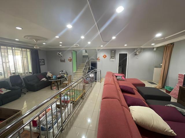 3 Stories Semi-D At Reservoir Garden - Land:4823sf - Fully Renovated 1