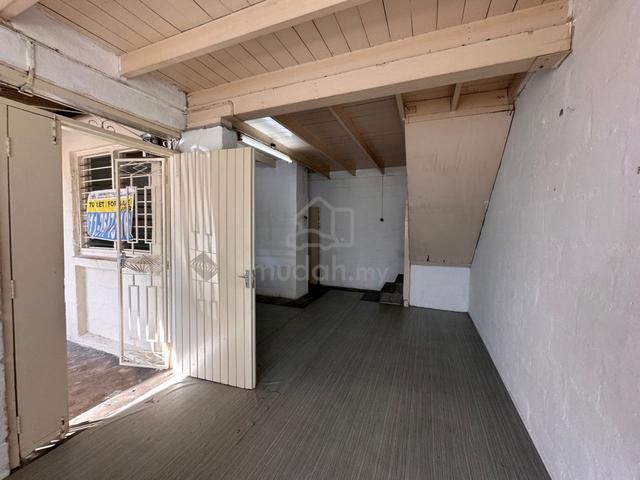 2-Storey Terraced Bayan baru kampung Jawa Petronas Behind For Rent 1