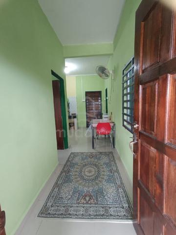 Bilik Sewa Lelaki, Pekan Pahang 1