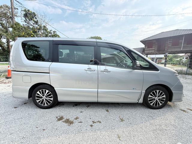 2017 Nissan SERENA 2.0 S-HYBRID.Low Mileg.Good Car - 5