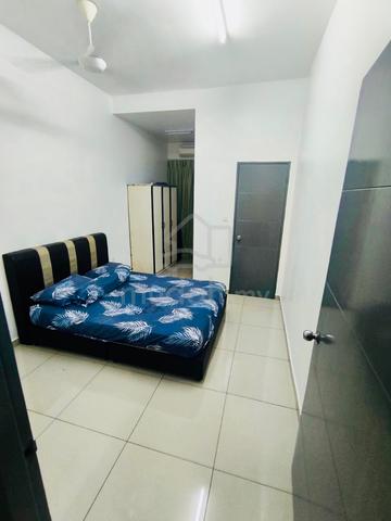 Middl Room with Private bathroom for rent- Sendayan 1