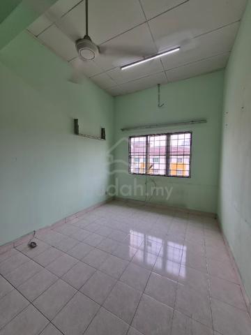 Room for Malay Male Tainia apmt Kota Damansara 1
