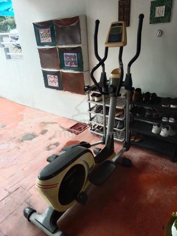 cross trainer - photo 3 of 3