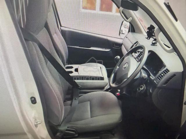 2019 Toyota HIACE 2.5 KDH200R ENHANCED (M) - 4