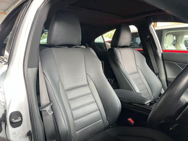 2022 Lexus IS300 2.0 F-SPORT| S.ROOF |BLACK LTR - 4