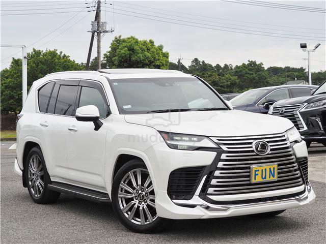 2023 Lx600 EXECUTIVE BLACK INTERIOR +MARK LEVINSON - 3