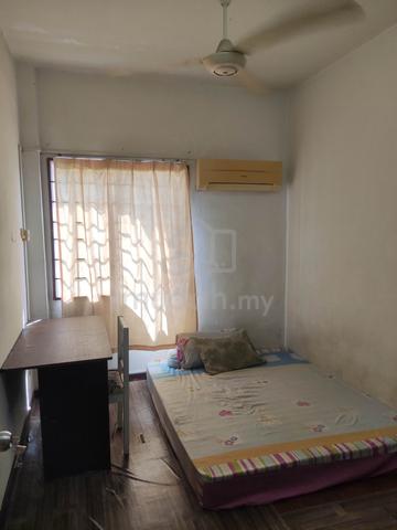 Middle Room For Rent, Kiara Apartment, Batu Berendam 1