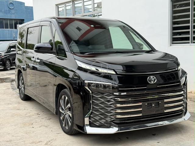 FULL SPEC 2022 Toyota VOXY SZ 42k KM P/BOOT - 1