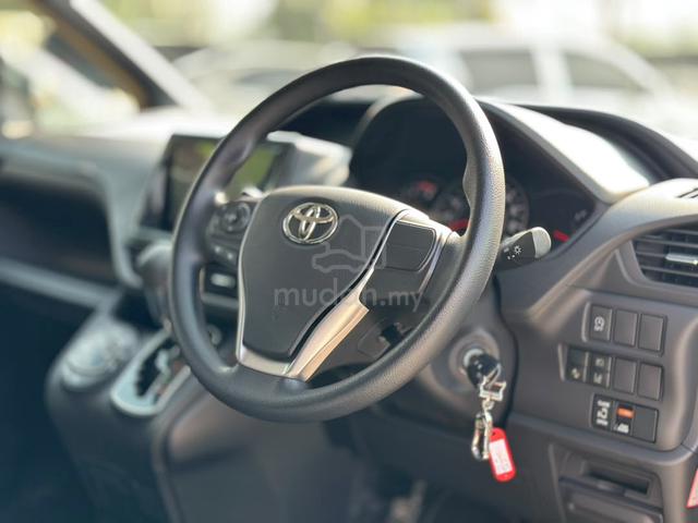 2018 Toyota VOXY 2.0 X 8 SEATER LEATHER SEAT F-LON - 3