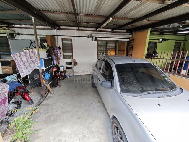 Facing open 2 storey low-cost at taman bukit kemuning shah alam 2